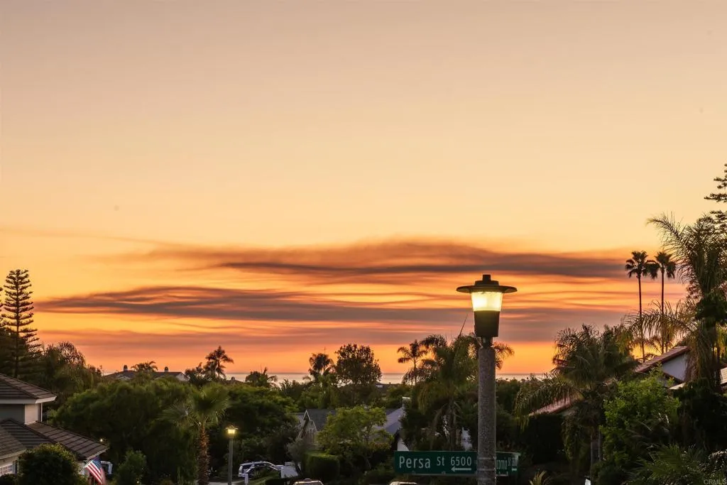 2614 Unicornio Street, Carlsbad, CA 92009