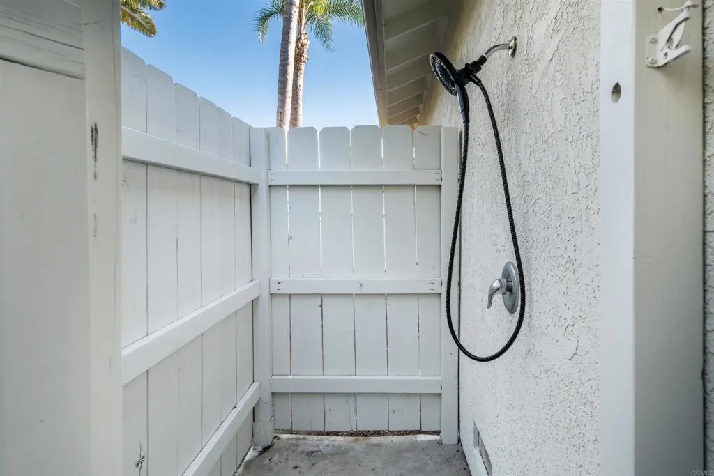 2614 Unicornio Street, Carlsbad, CA 92009