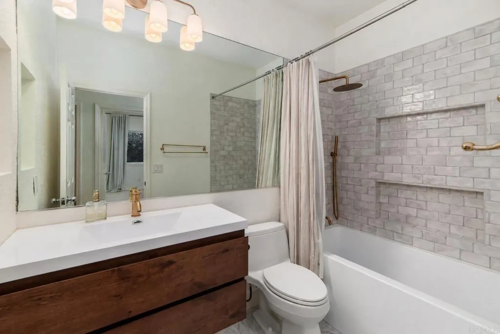 2614 Unicornio Street, Carlsbad, CA 92009
