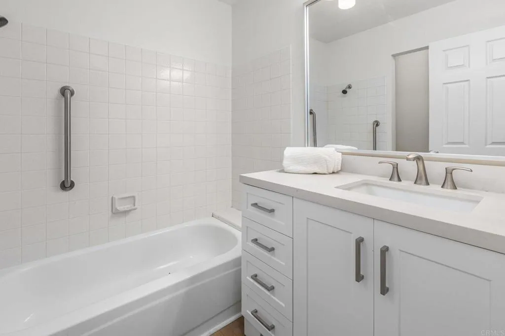 2035 Mountain Vista Way, Oceanside, CA 92054