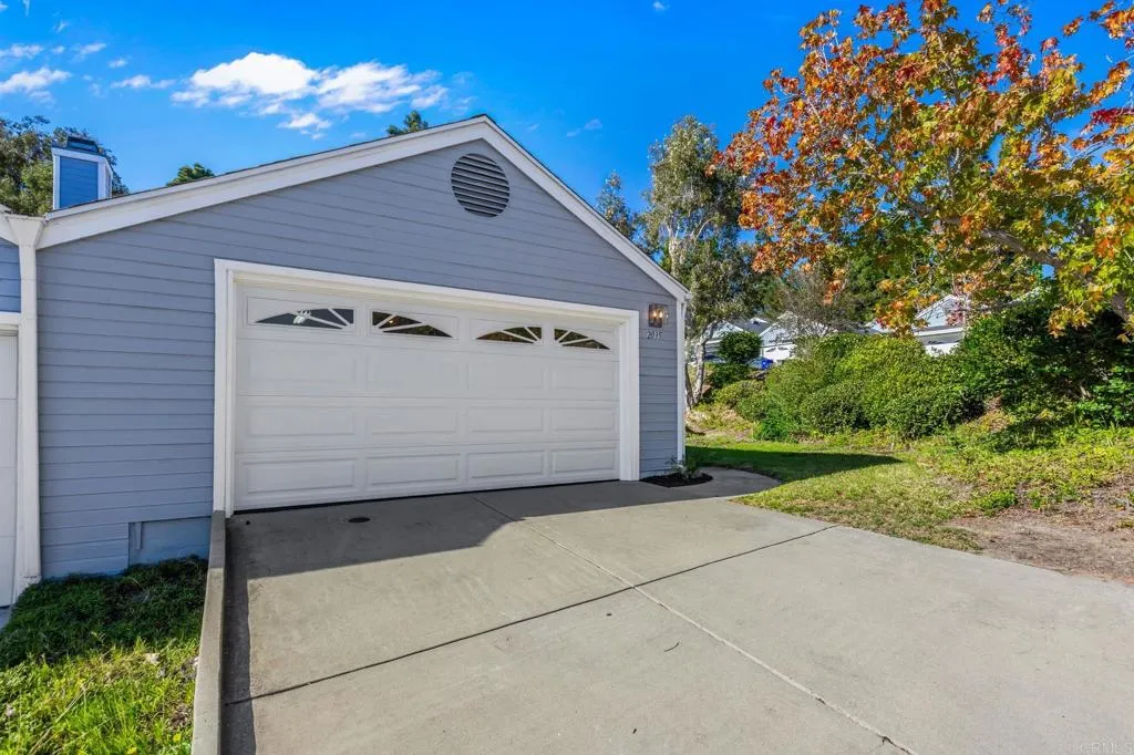 2035 Mountain Vista Way, Oceanside, CA 92054