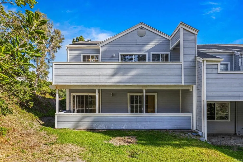 2035 Mountain Vista Way, Oceanside, CA 92054