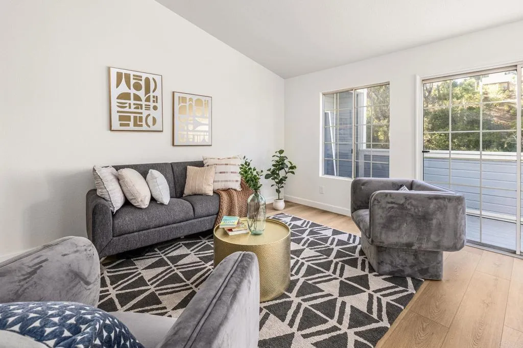 2035 Mountain Vista Way, Oceanside, CA 92054