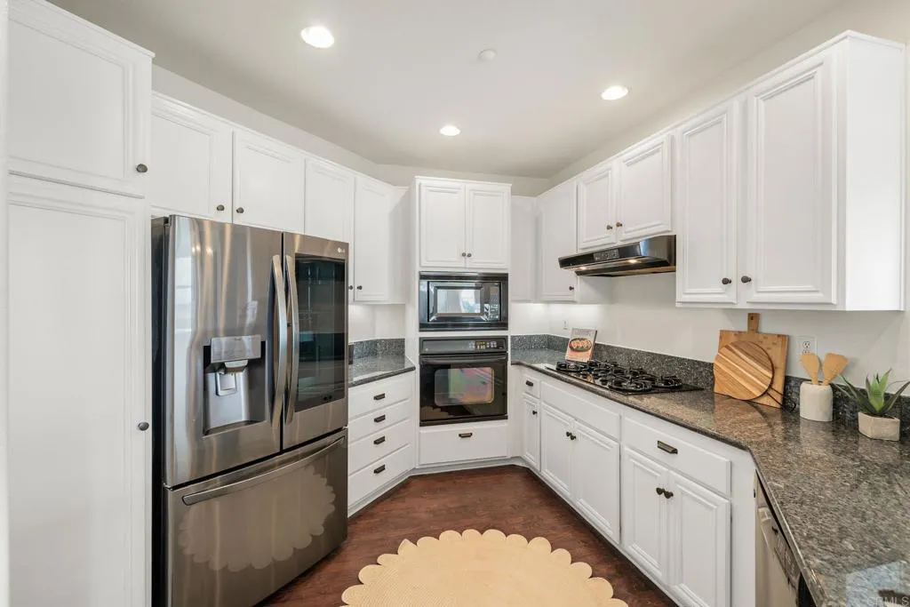 https://cdn.realtyfeed.com/cdn/127/307105492/0493bfef1ef9ce5b3d093c18968c8b85.webp