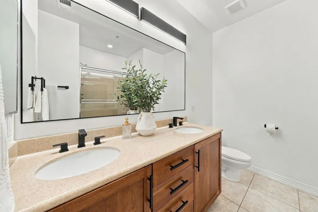 435 S Cleveland Street, #102, Oceanside, CA 92054 435 S Cleveland Street, #102, Oceanside, CA 92054