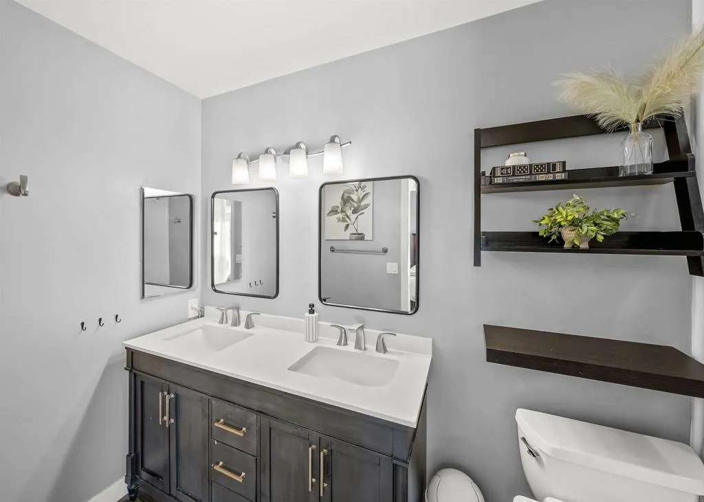870 Linda Lane, San Marcos, CA 92069 870 Linda Lane, San Marcos, CA 92069