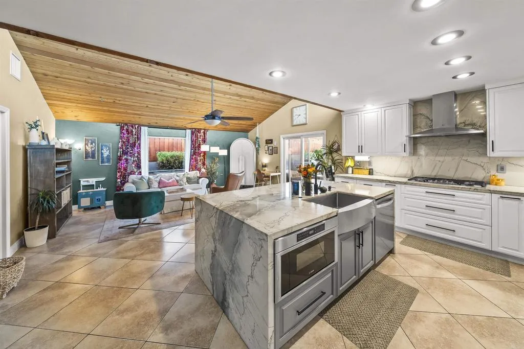 870 Linda Lane, San Marcos, CA 92069 870 Linda Lane, San Marcos, CA 92069