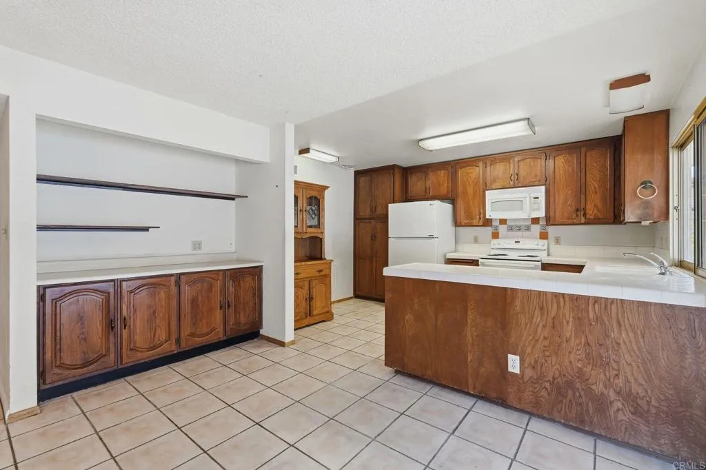 746 Nacion Avenue, Chula Vista, CA 91910 746 Nacion Avenue, Chula Vista, CA 91910