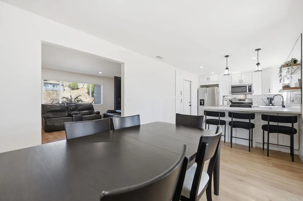https://cdn.realtyfeed.com/cdn/127/307105765/45f5eb1e5f5d86d1b72310bb8b96795f.webp