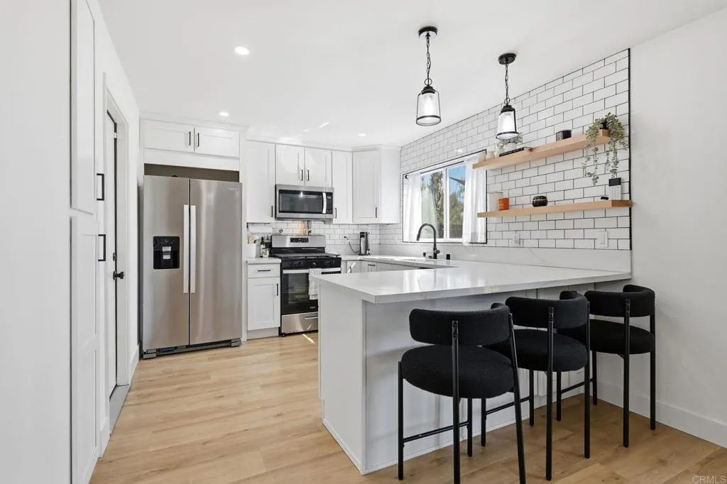 https://cdn.realtyfeed.com/cdn/127/307105765/82a7bd5d465d5424a607c7e99ddc0367.webp