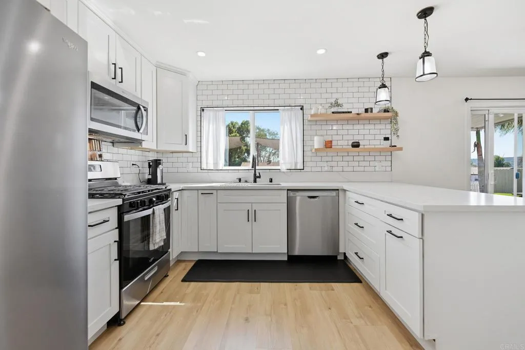 https://cdn.realtyfeed.com/cdn/127/307105765/af7a0321ececb96c66254f8e3bcdb688.webp