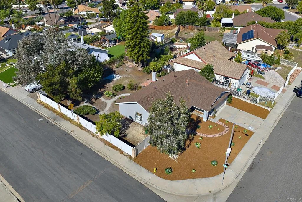 https://cdn.realtyfeed.com/cdn/127/307105788/cef906a771819c7ccafd8078cbf06253.webp