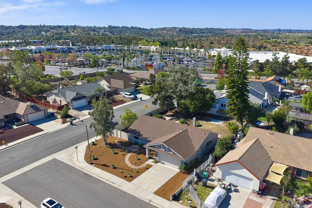 https://cdn.realtyfeed.com/cdn/127/307105788/dbf41bd1a15a175f7aa9330b96a0a2f8.webp