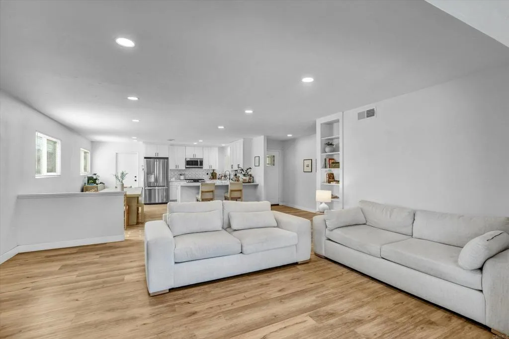 1035 Hawaii Avenue, San Diego, CA 92154 1035 Hawaii Avenue, San Diego, CA 92154