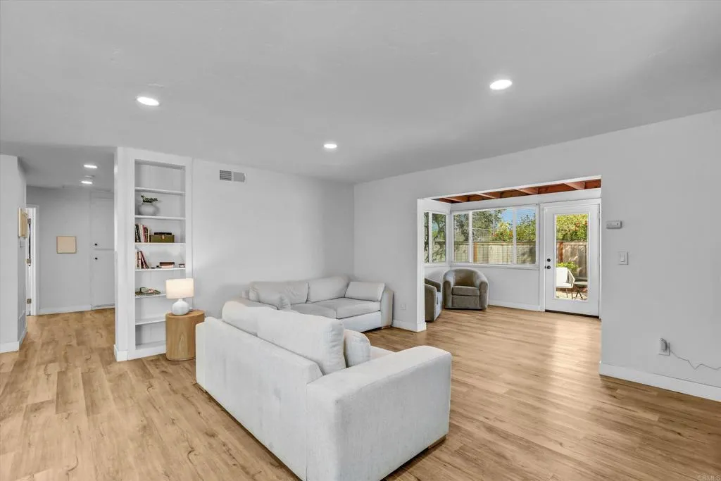 1035 Hawaii Avenue, San Diego, CA 92154 1035 Hawaii Avenue, San Diego, CA 92154