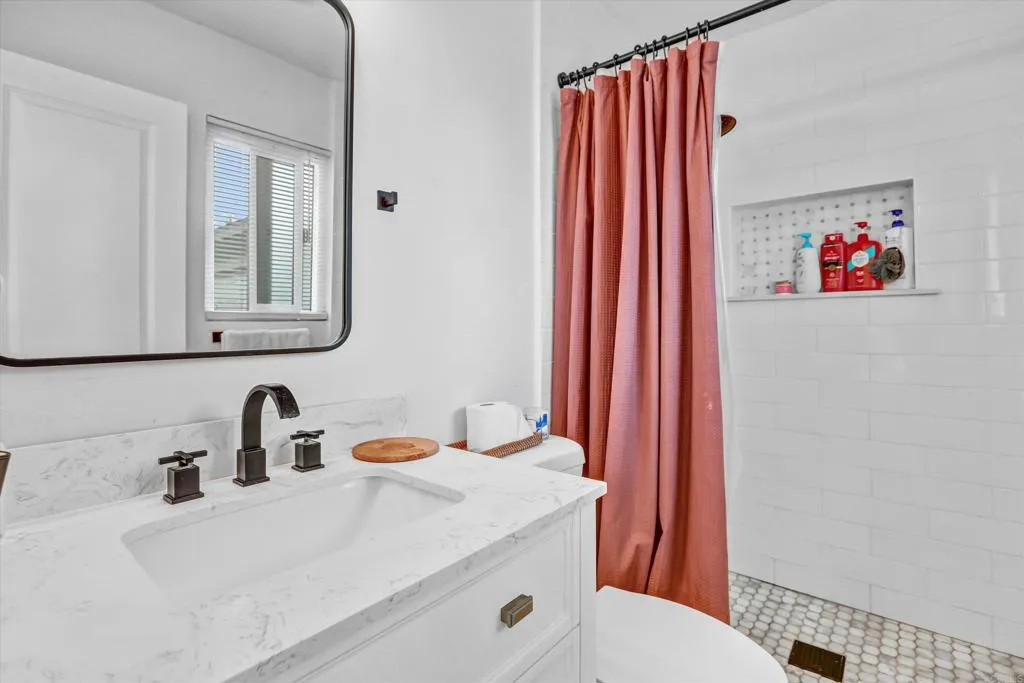1035 Hawaii Avenue, San Diego, CA 92154 1035 Hawaii Avenue, San Diego, CA 92154
