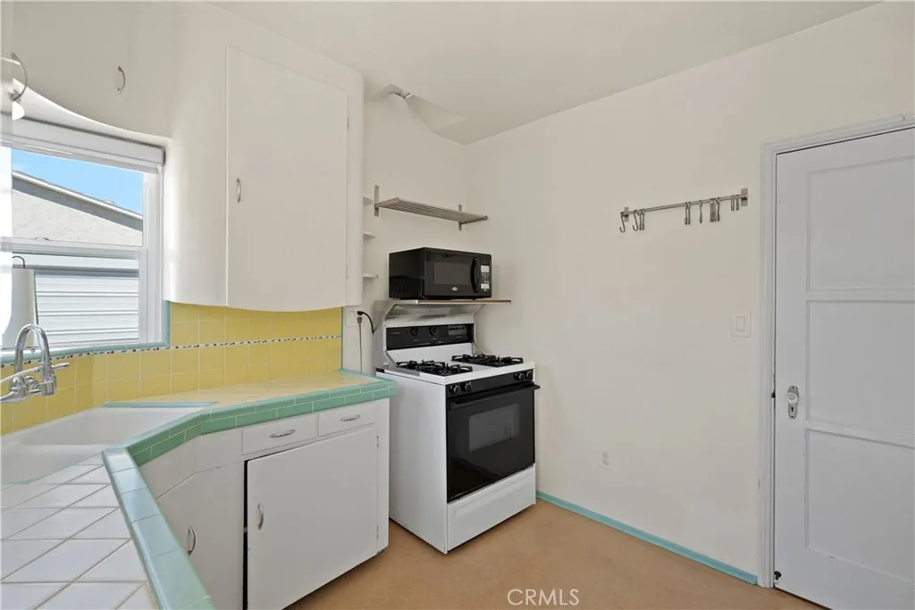 6750 Saranac, San Diego, CA 92115 6750 Saranac, San Diego, CA 92115