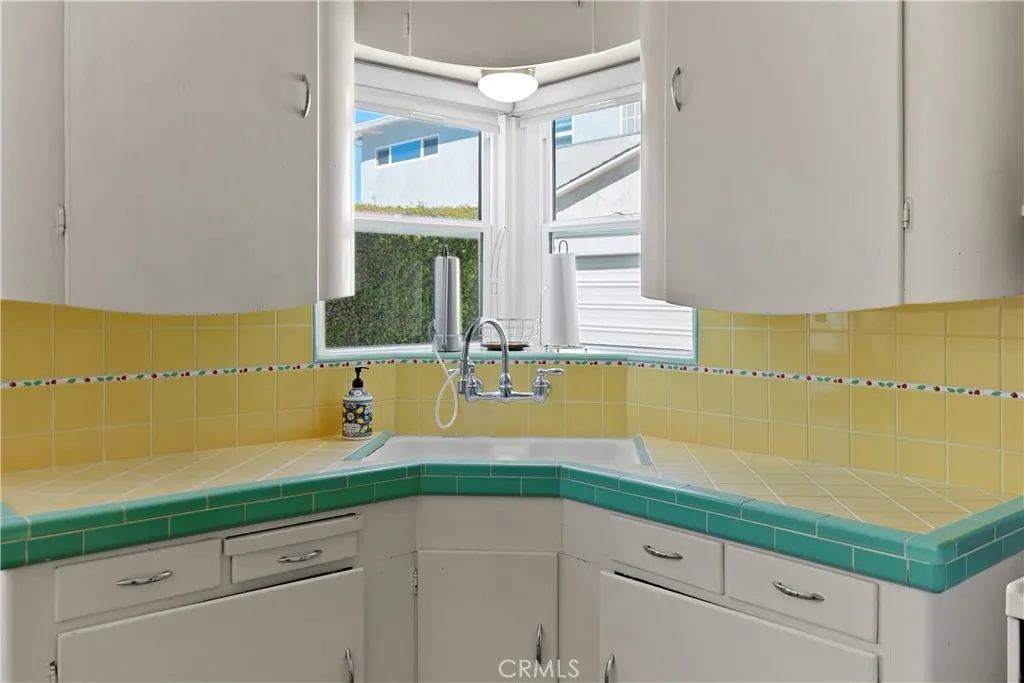 6750 Saranac, San Diego, CA 92115 6750 Saranac, San Diego, CA 92115