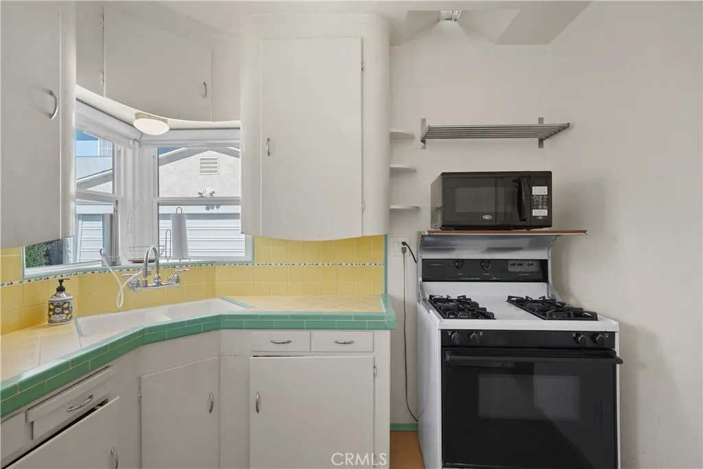 6750 Saranac, San Diego, CA 92115 6750 Saranac, San Diego, CA 92115