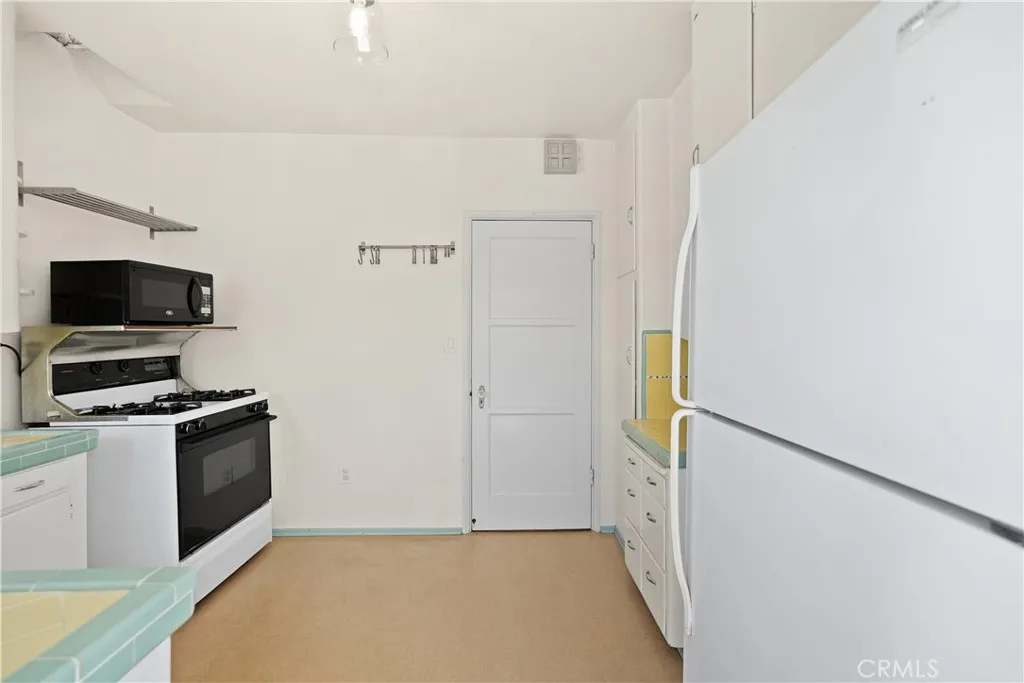 6750 Saranac, San Diego, CA 92115 6750 Saranac, San Diego, CA 92115