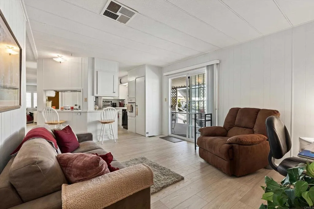3535 Linda Vista, #216, San Marcos, CA 92078 3535 Linda Vista, #216, San Marcos, CA 92078