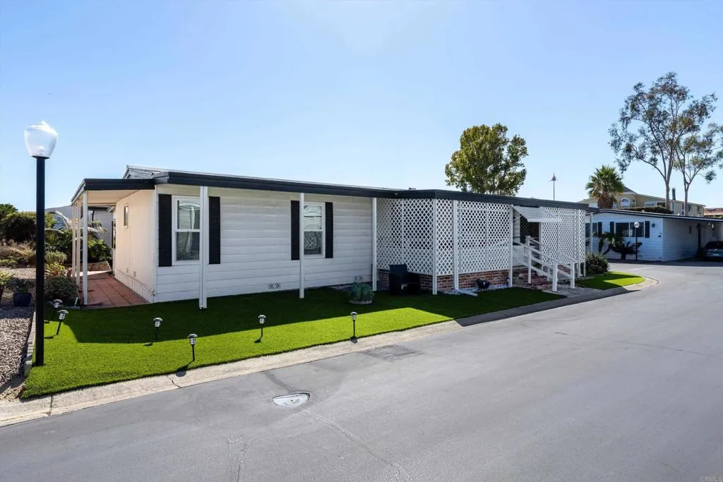 3535 Linda Vista, #216, San Marcos, CA 92078 3535 Linda Vista, #216, San Marcos, CA 92078