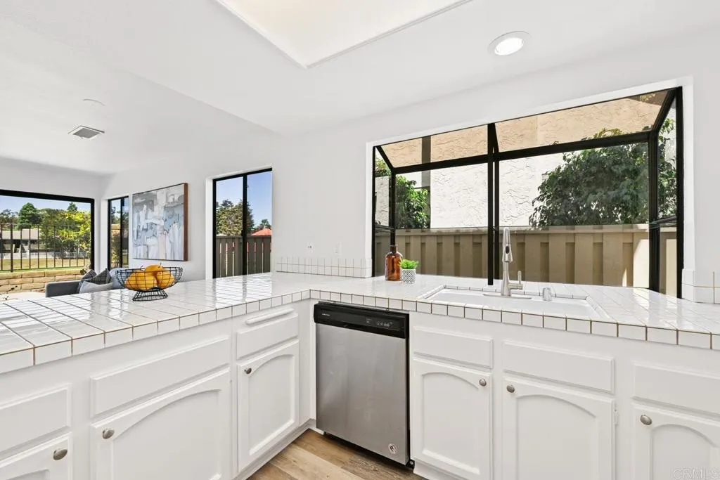 1762 Spyglass Circle, Vista, CA 92081 1762 Spyglass Circle, Vista, CA 92081