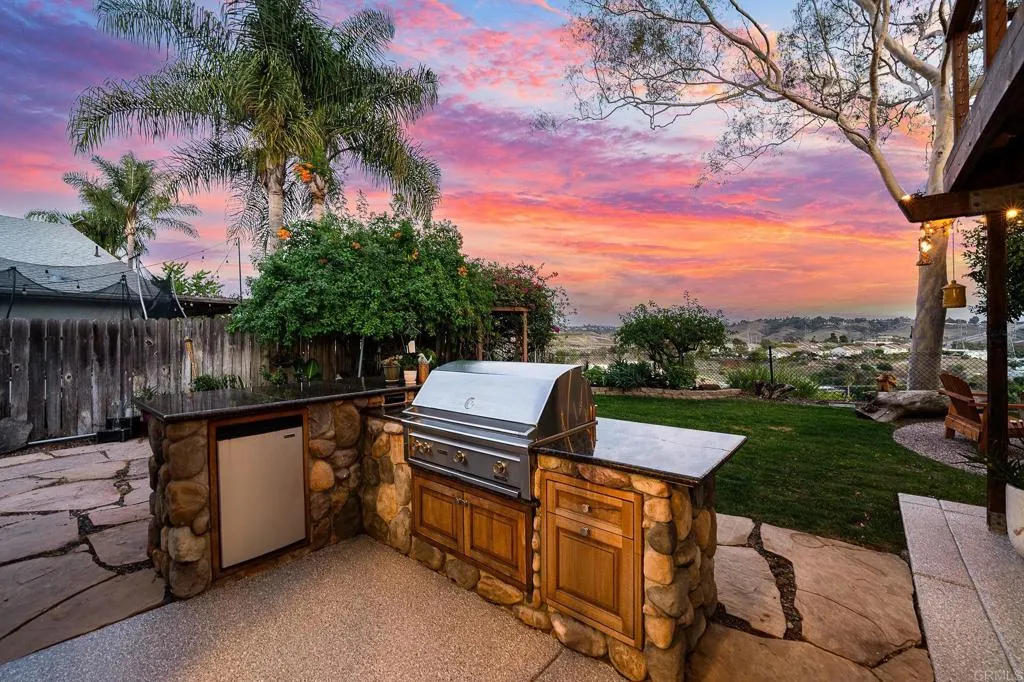 418 Mainsail Road, Oceanside, CA 92054 Highend Linx BBQ area with rotissary & fridge.