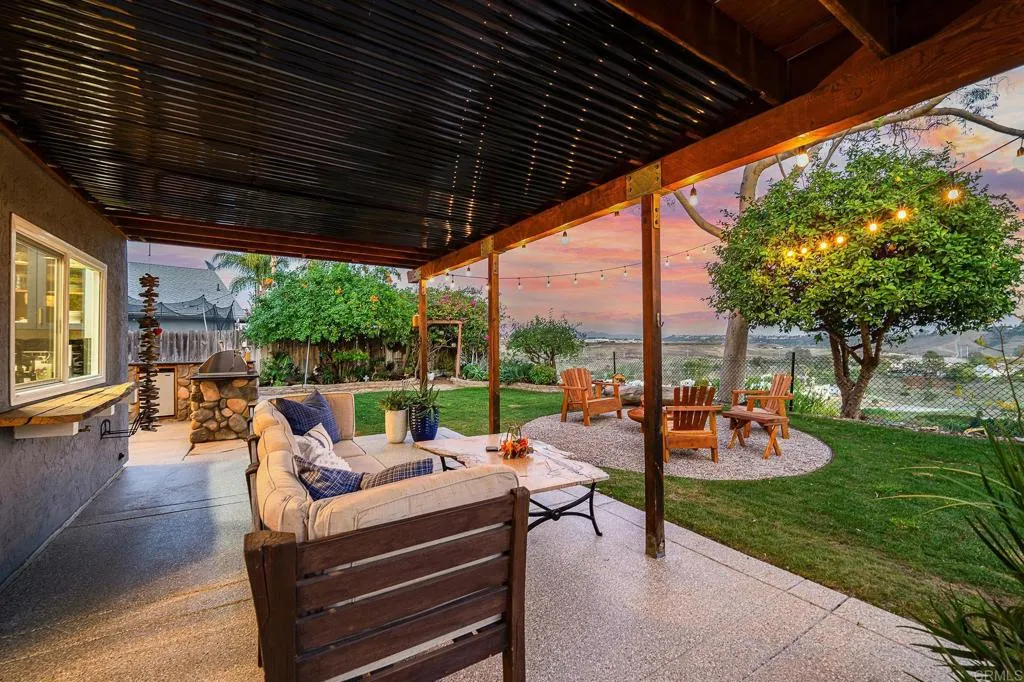 418 Mainsail Road, Oceanside, CA 92054 418 Mainsail Road, Oceanside, CA 92054