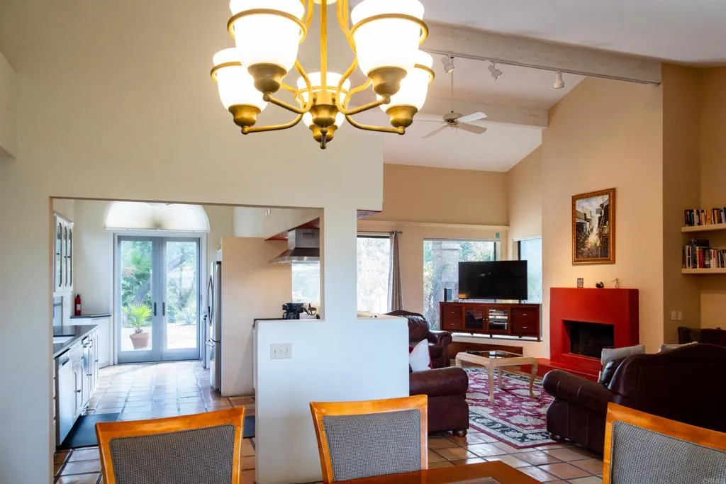 https://cdn.realtyfeed.com/cdn/127/307105878/36af28d519bf95487331d89e815ed4f3.webp