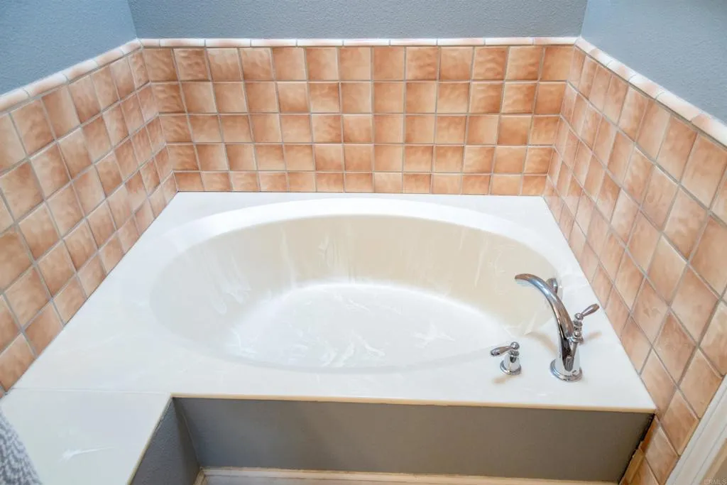 https://cdn.realtyfeed.com/cdn/127/307105878/7796572d86c1cd648f357488c8653df9.webp
