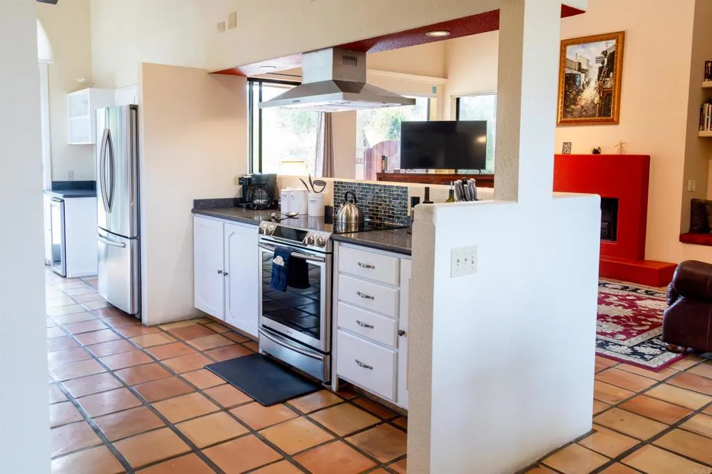 https://cdn.realtyfeed.com/cdn/127/307105878/cb60f83e63382eac95277913db85d534.webp