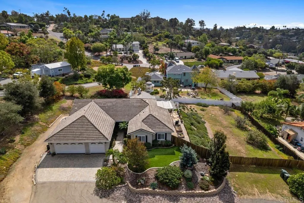 1198 Tres Ninos Corte, Vista, CA 92084 Yes, you get the house AND the land next to it!
