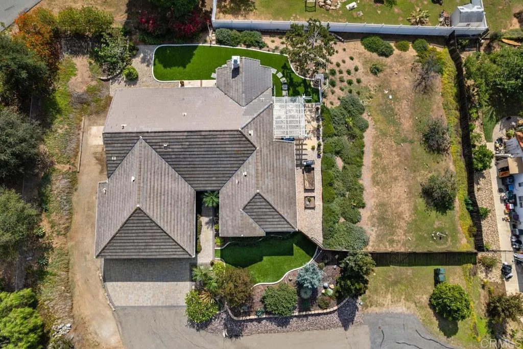 1198 Tres Ninos Corte, Vista, CA 92084 1198 Tres Ninos Corte, Vista, CA 92084