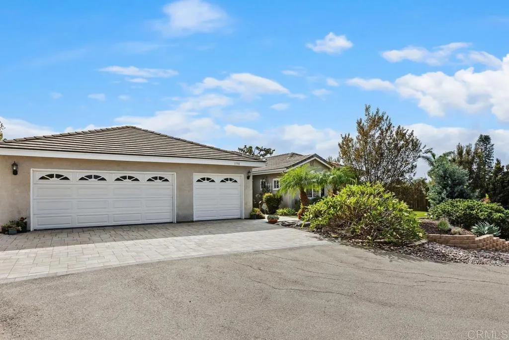 1198 Tres Ninos Corte, Vista, CA 92084 1198 Tres Ninos Corte, Vista, CA 92084