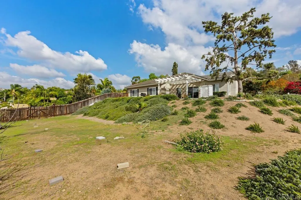 1198 Tres Ninos Corte, Vista, CA 92084 1198 Tres Ninos Corte, Vista, CA 92084