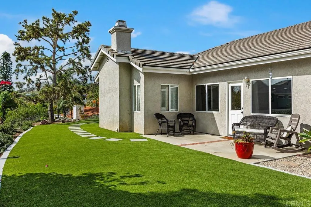 1198 Tres Ninos Corte, Vista, CA 92084 1198 Tres Ninos Corte, Vista, CA 92084