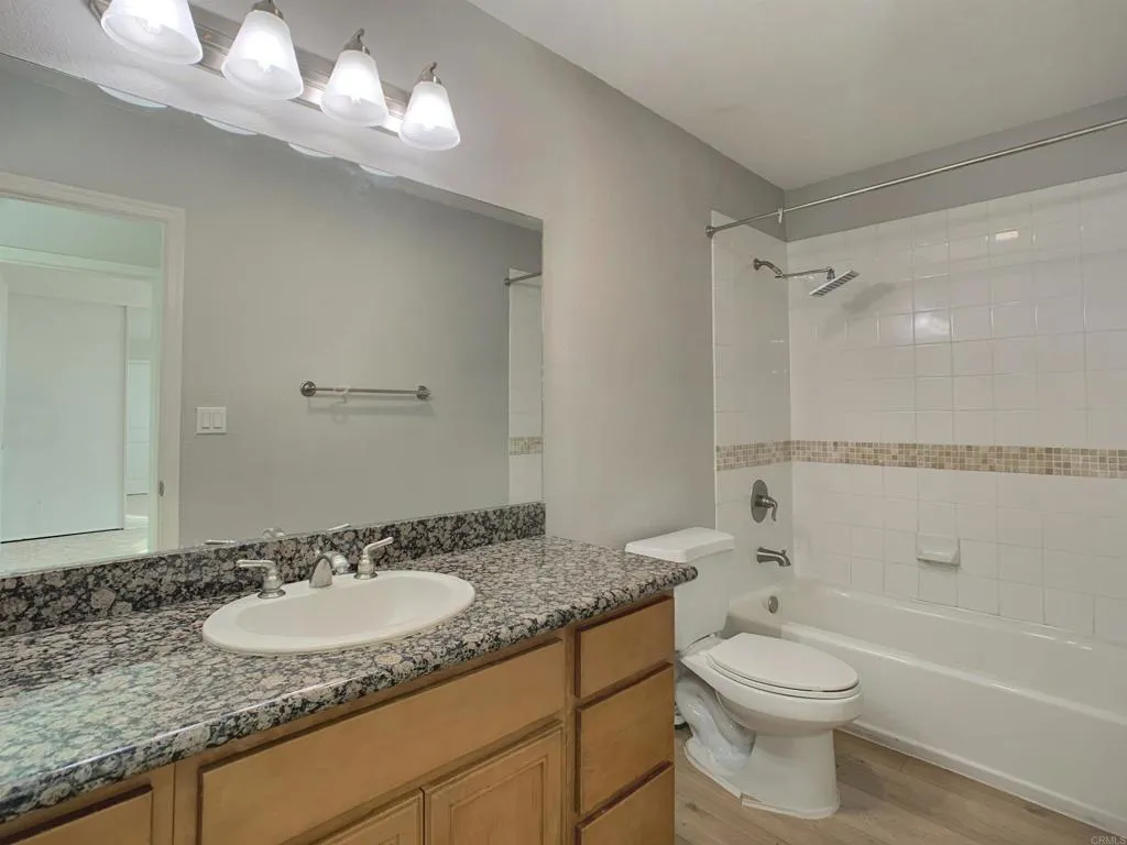 930 Peach Avenue, #17, El Cajon, CA 92021