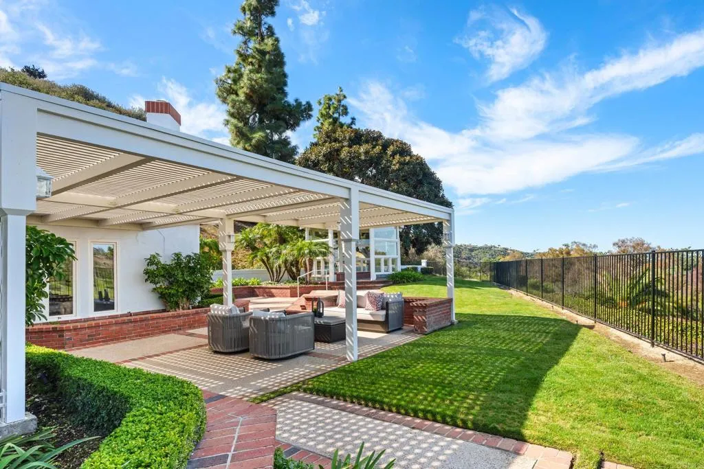 14250 Fox Run Row, San Diego, CA 92130 14250 Fox Run Row, San Diego, CA 92130