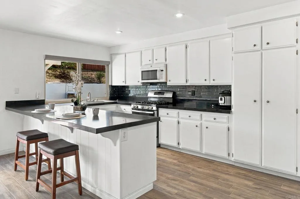 1309 Shadow Hills Court, San Marcos, CA 92069 1309 Shadow Hills Court, San Marcos, CA 92069