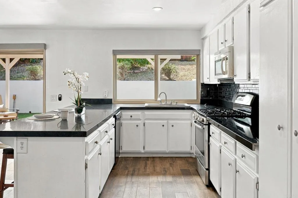 1309 Shadow Hills Court, San Marcos, CA 92069 1309 Shadow Hills Court, San Marcos, CA 92069