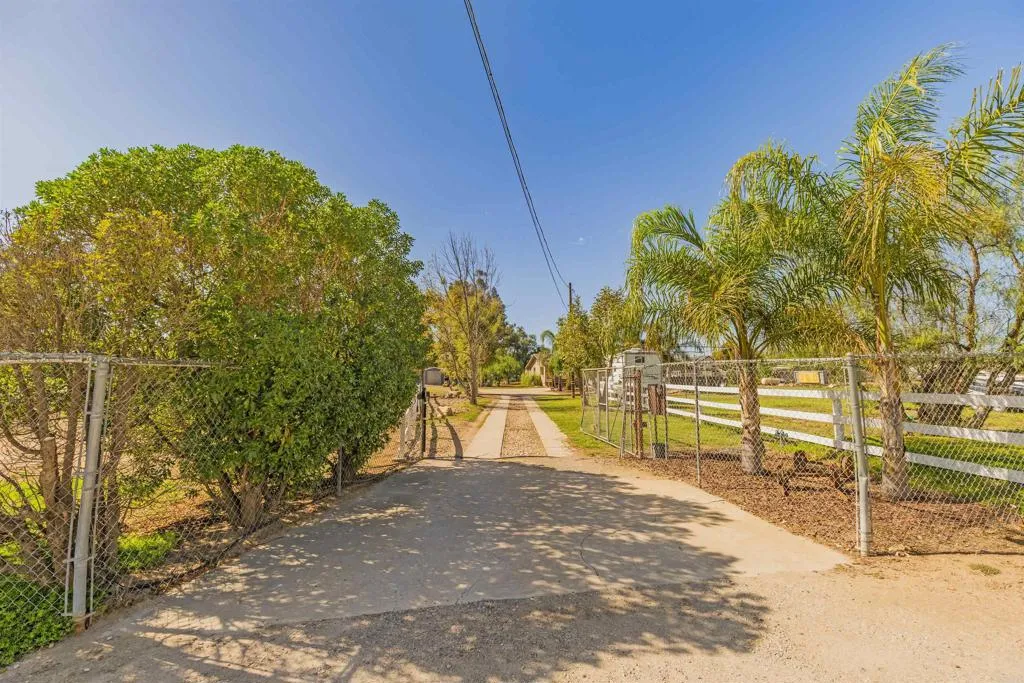 160 Pile, Ramona, CA 92065 160 Pile, Ramona, CA 92065