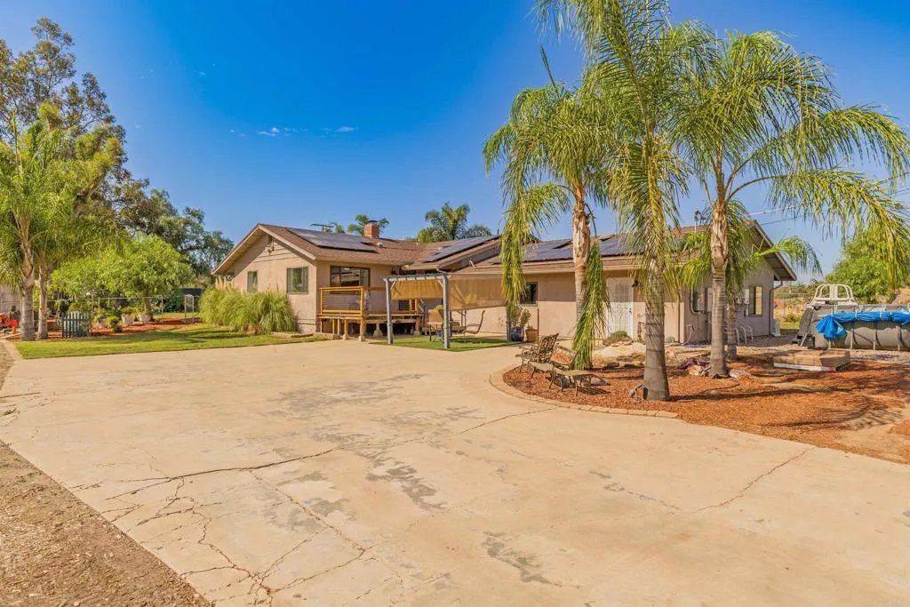 160 Pile, Ramona, CA 92065 160 Pile, Ramona, CA 92065