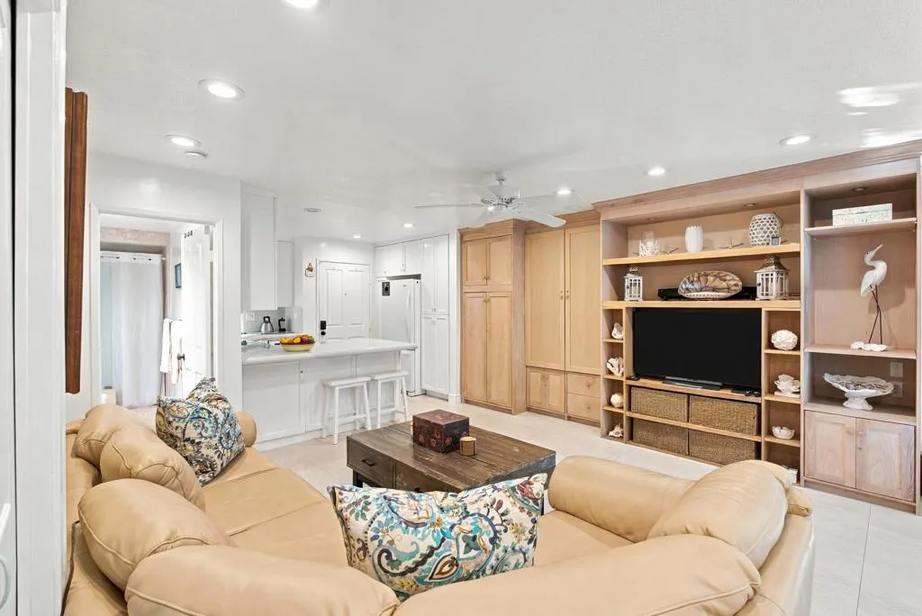 1562 Camino Del Mar, #443, Del Mar, CA 92014 1562 Camino Del Mar, #443, Del Mar, CA 92014
