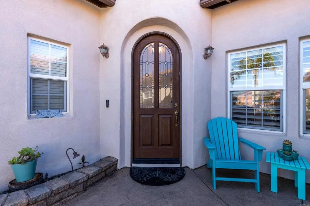 642 Via Del Campo, San Marcos, CA 92078 642 Via Del Campo, San Marcos, CA 92078