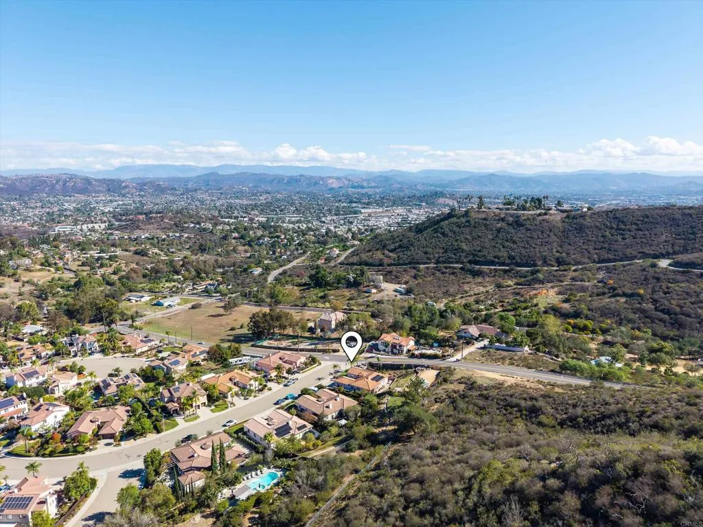 642 Via Del Campo, San Marcos, CA 92078 642 Via Del Campo, San Marcos, CA 92078