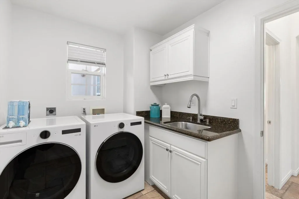 642 Via Del Campo, San Marcos, CA 92078 642 Via Del Campo, San Marcos, CA 92078