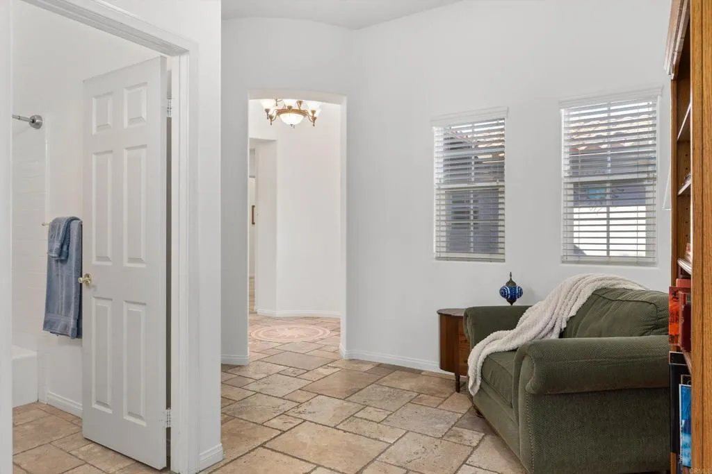 642 Via Del Campo, San Marcos, CA 92078 642 Via Del Campo, San Marcos, CA 92078