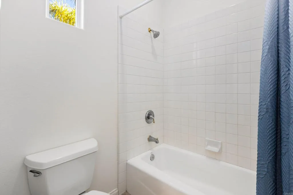 642 Via Del Campo, San Marcos, CA 92078 642 Via Del Campo, San Marcos, CA 92078