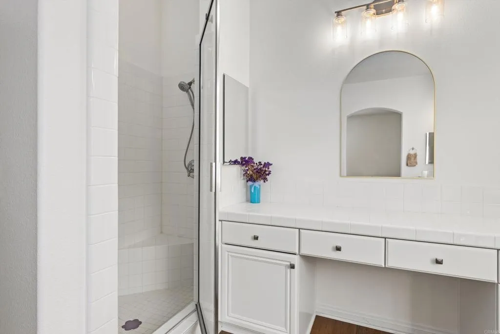 642 Via Del Campo, San Marcos, CA 92078 642 Via Del Campo, San Marcos, CA 92078